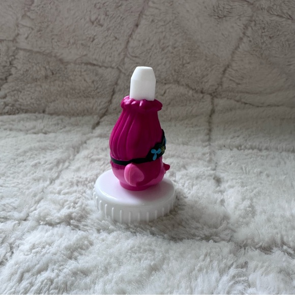 Good2Grow | Trolls World Tour "Queen Poppy" Sprouts Topper - Picture 4 of 9